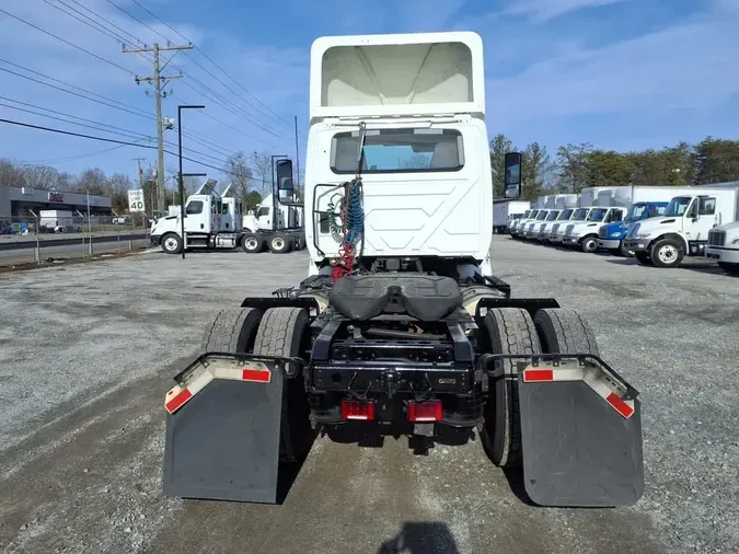 2019 NAVISTAR INTERNATIONAL RH613 DAYCAB S/A