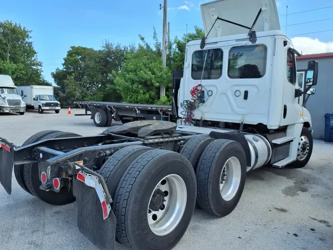 2018 FREIGHTLINER/MERCEDES CASCADIA 125