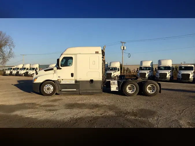2022 Freightliner Cascadia 12654287bba35346c06eea0d8101fbf731a