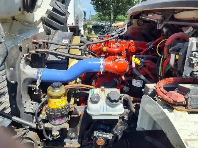 2019 FREIGHTLINER M2 106