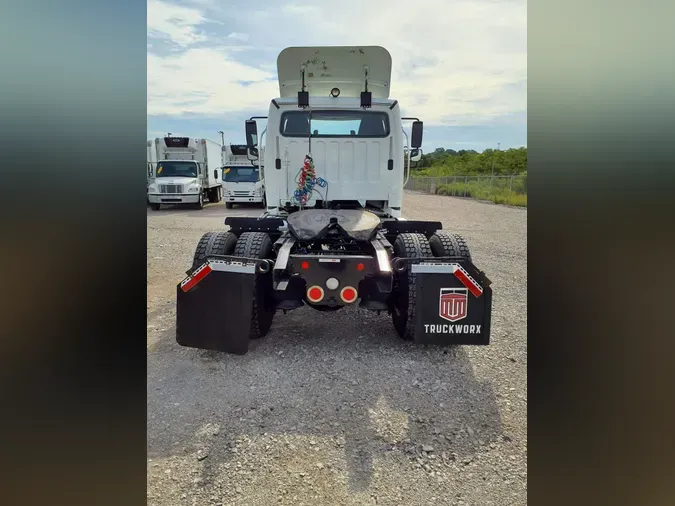 2018 FREIGHTLINER M2-112