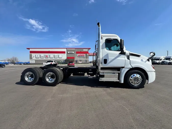 2025 Freightliner New Cascadia