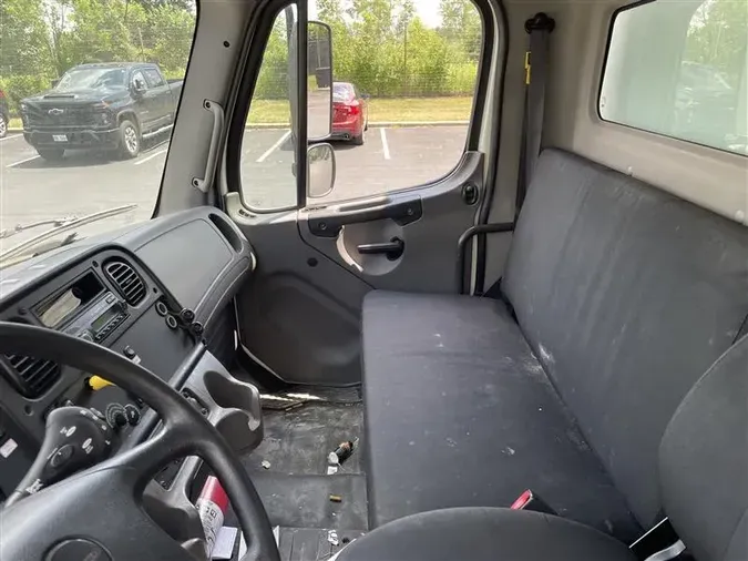 2016 FREIGHTLINER M2-106
