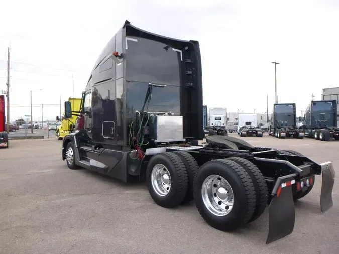 2023 Kenworth T680