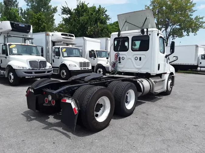 2019 FREIGHTLINER NEW CASCADIA PX12664