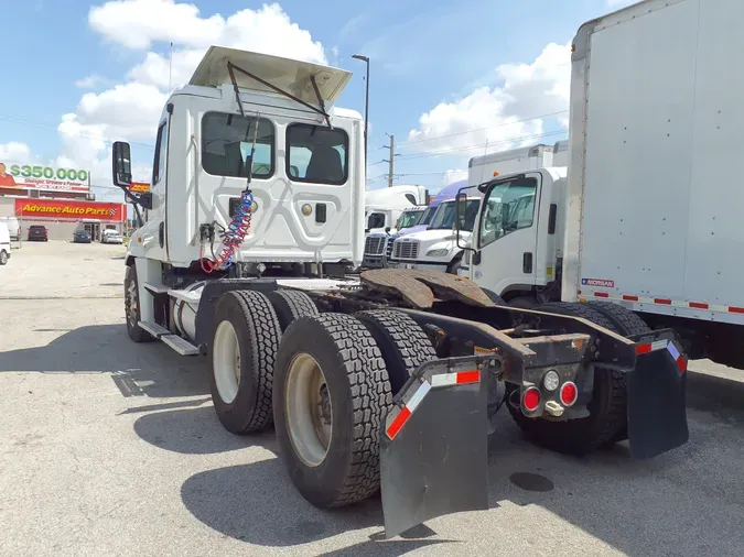 2016 FREIGHTLINER/MERCEDES CASCADIA 125