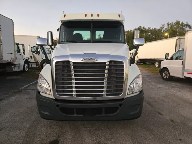 2017 FREIGHTLINER/MERCEDES CASCADIA 125