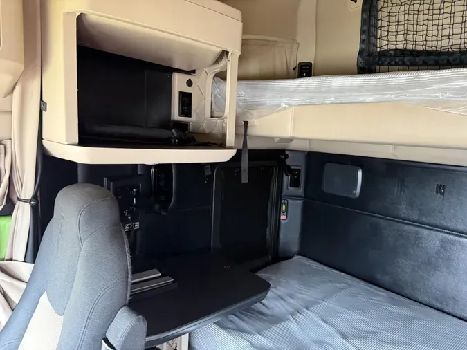 2023 Kenworth T680