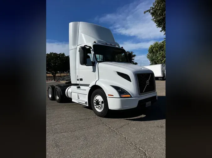 2018 VOLVO VNL64T-3005442577c089ee79b71c327428c97ff27