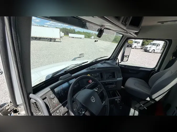 2020 Volvo VNL300