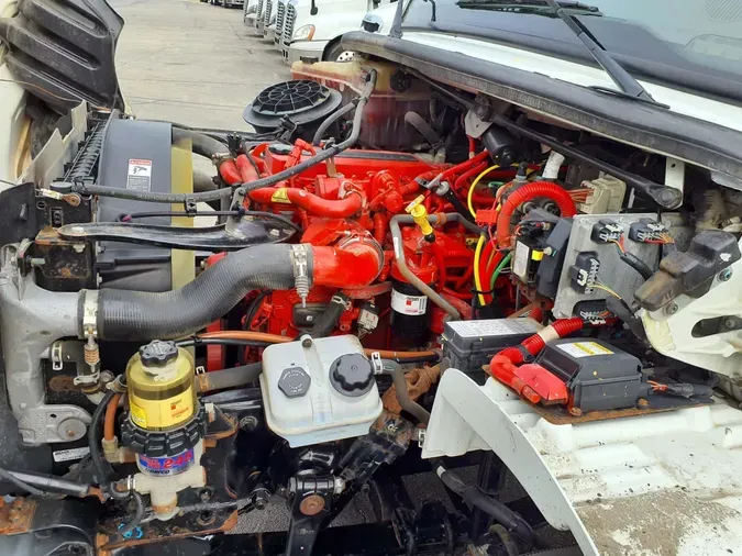 2019 FREIGHTLINER M2 106