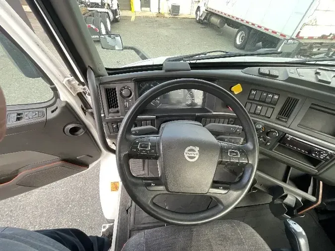 2019 Volvo VNR64300