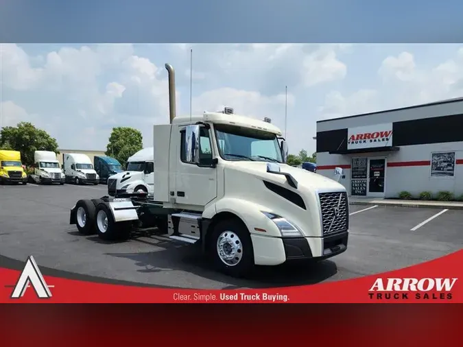 2020 VOLVO VNL300