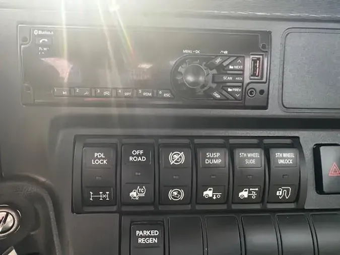 2020 International LT625
