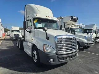 2019 FREIGHTLINER/MERCEDES CASCADIA 125