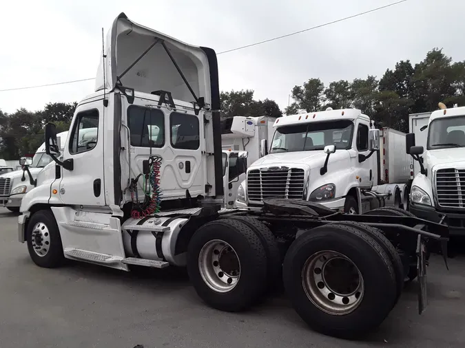 2016 FREIGHTLINER/MERCEDES CASCADIA 125