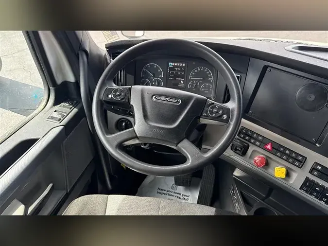 2019 FREIGHTLINER CA126