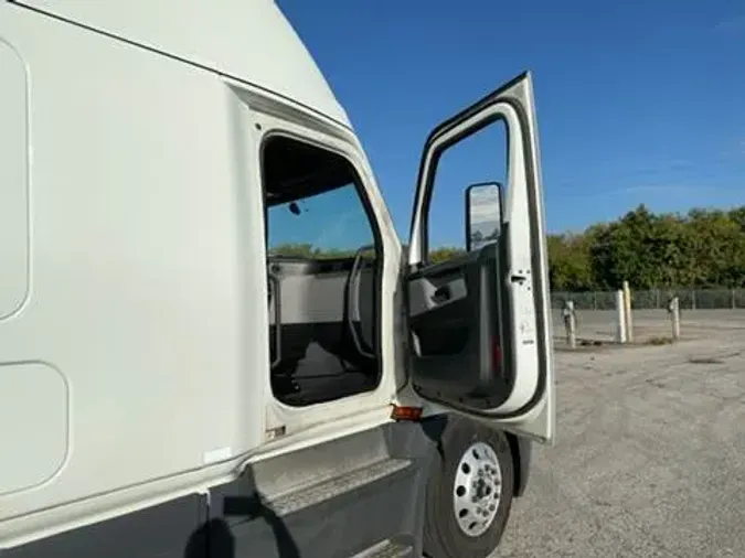 2020 Freightliner Cascadia