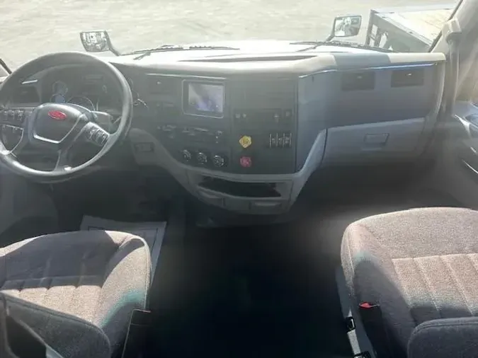 2022 Peterbilt 579