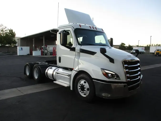 2019 FREIGHTLINER NEW CASCADIA PX12664