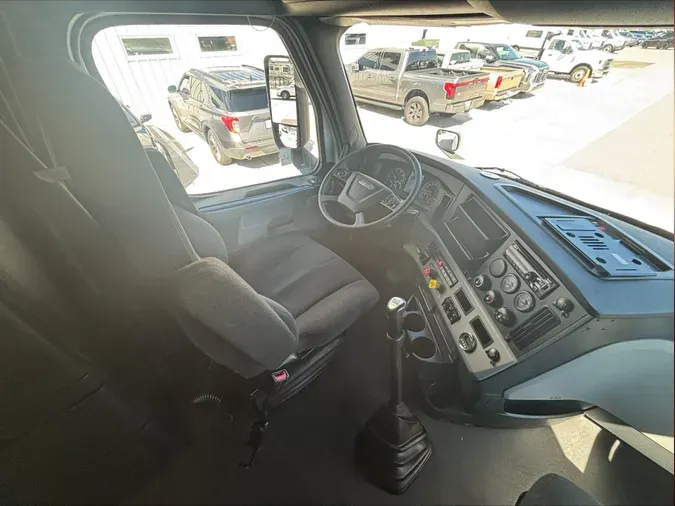 2020 Freightliner Cascadia 126