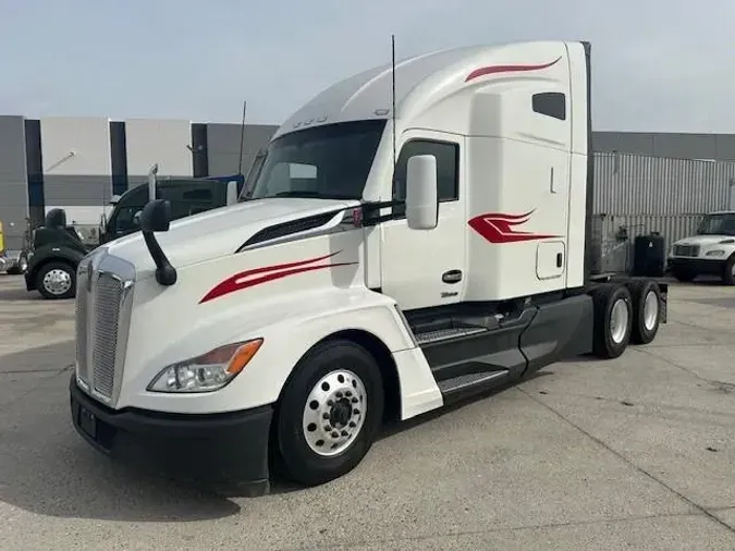 2023 Kenworth T680