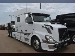 2015 VOLVO VNL64T730