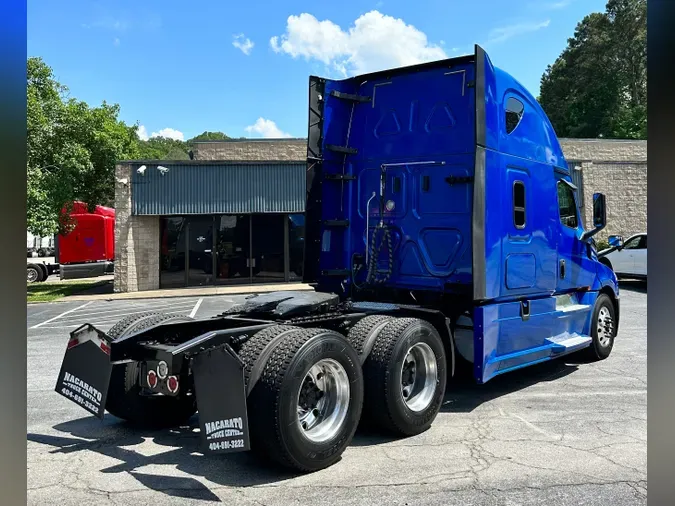 2020 Freightliner Cascadia 126