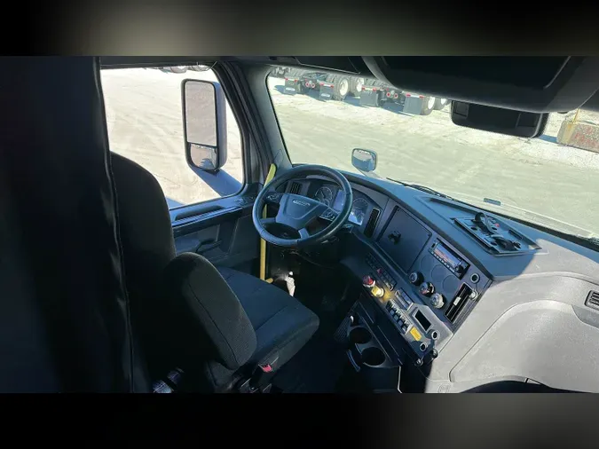 2024 Freightliner Cascadia 126