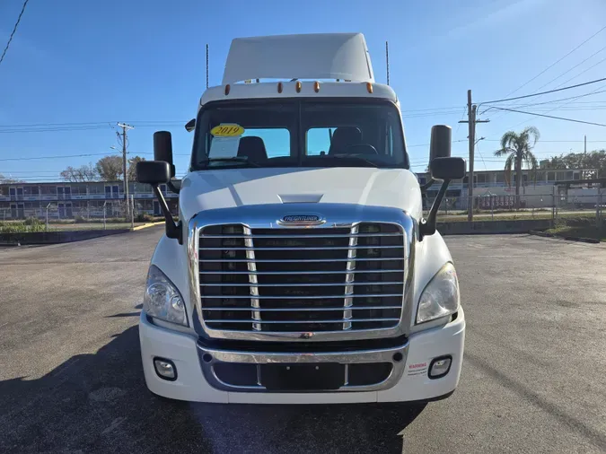 2019 FREIGHTLINER/MERCEDES CASCADIA 113