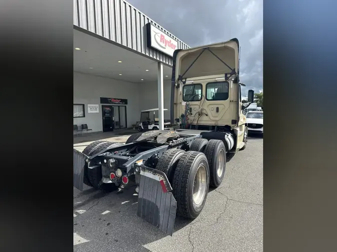 2019 FREIGHTLINER/MERCEDES CASCADIA 125