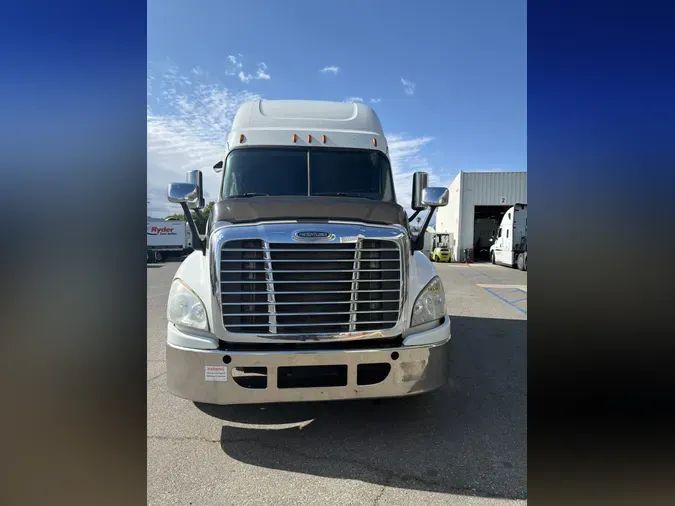 2018 FREIGHTLINER/MERCEDES CASCADIA 12554727e2d3b9687b03494eec28df4f22e