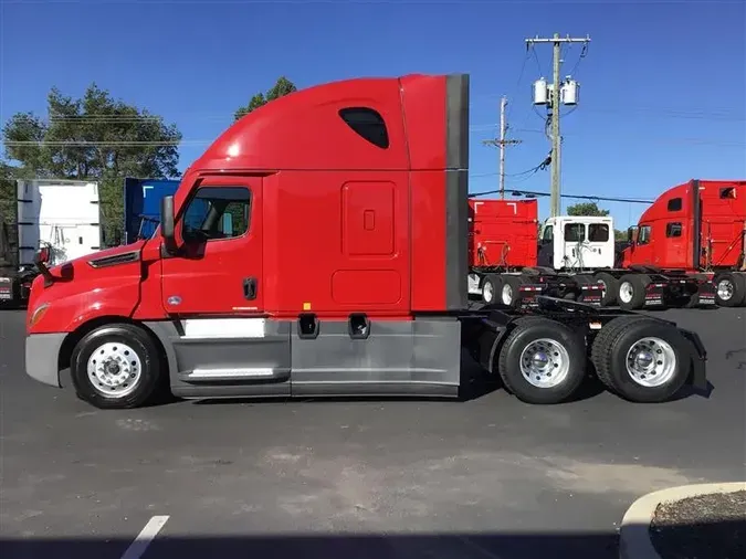 2021 FREIGHTLINER CA126