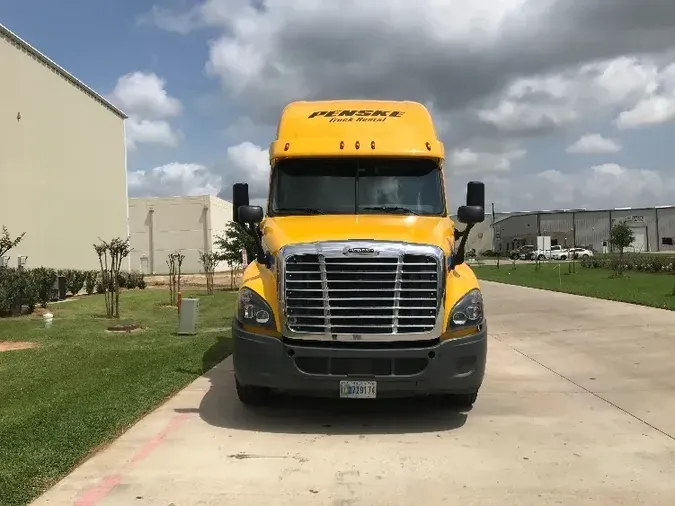 2018 FREIGHTLINER X12564ST