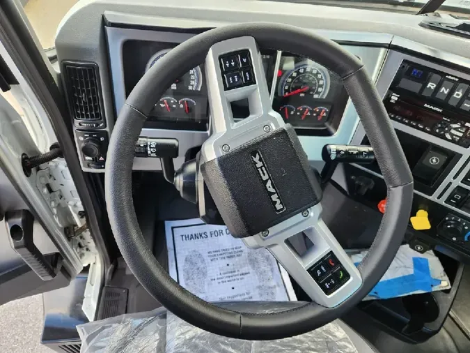 2020 MACK AN64T