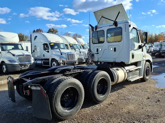 2018 FREIGHTLINER/MERCEDES CASCADIA 1255476e151b4e5dc44653635b8ca4ed067