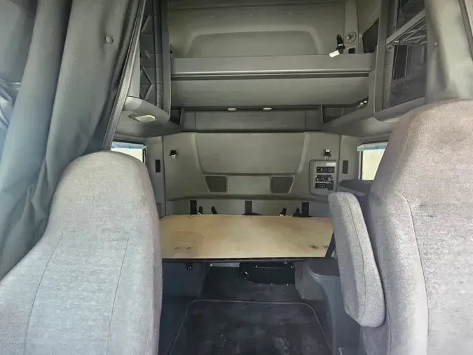 2019 NAVISTAR INTERNATIONAL LT625 SLPR CAB