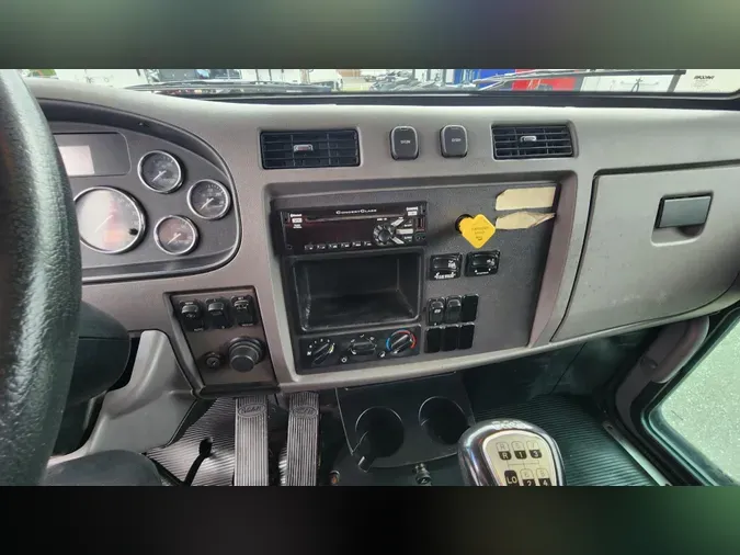 2020 Peterbilt 348