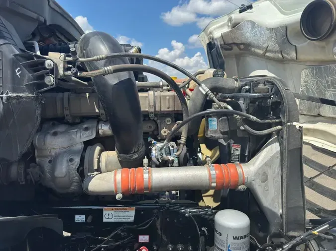 2021 FREIGHTLINER Cascadia 126