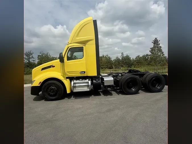 2023 PETERBILT 579