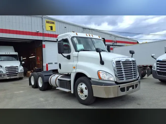 2017 FREIGHTLINER/MERCEDES CASCADIA 125547f33134735bed22ea698a18dbf9986