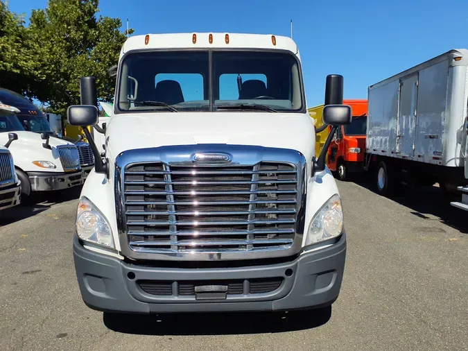 2017 FREIGHTLINER/MERCEDES CASCADIA 113