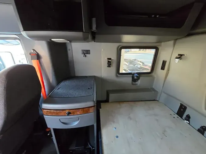 2020 NAVISTAR INTERNATIONAL LT625 SLPR CAB