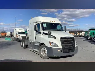 2020 Freightliner Cascadia 126