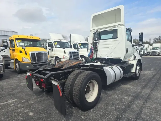2019 NAVISTAR INTERNATIONAL RH613 DAYCAB S/A