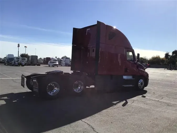 2021 FREIGHTLINER CASCADIA