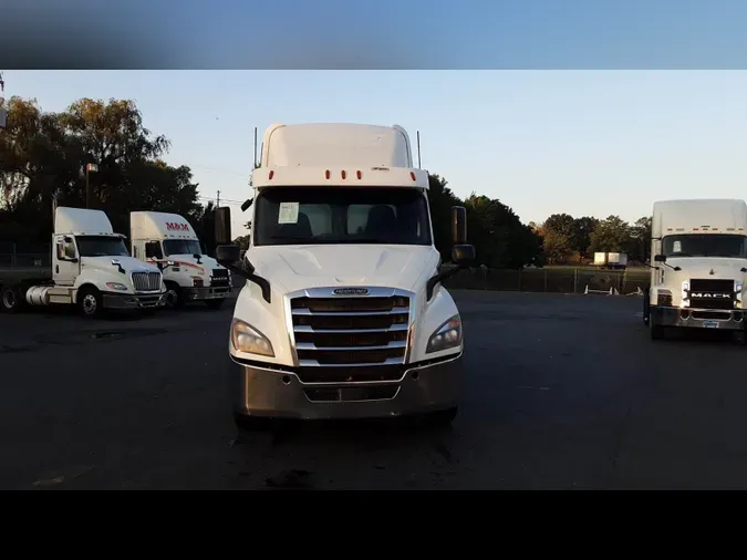 2020 Freightliner Cascadia 126548c153b0d91604f9378ab1af9cd0a5f