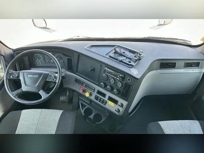 2020 Freightliner Cascadia 126