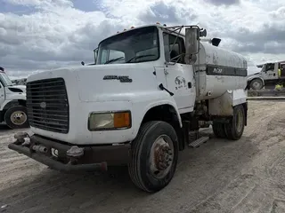 1995 FORD LA9000
