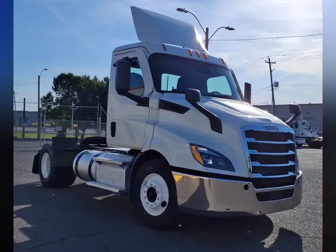 2020 FREIGHTLINER/MERCEDES NEW CASCADIA 116548e50f3cdbef016707ca7f5356d08eb